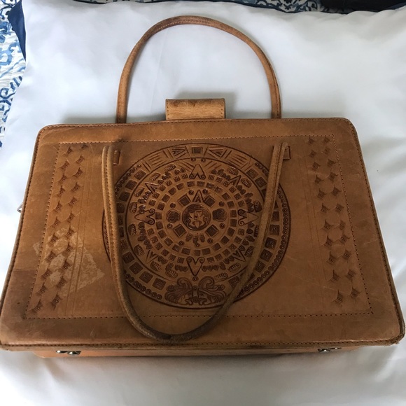 Vintage hand crafted leather/hide bag - Picture 2 of 7